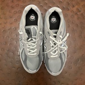 New Balance Men’s Size 13 (4E)